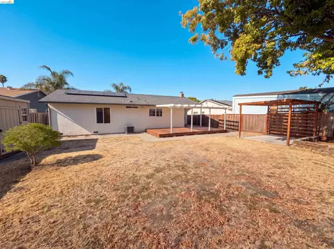 Exterior - 112 Aster Ct, Hercules, CA 94547 photo 6 of 6