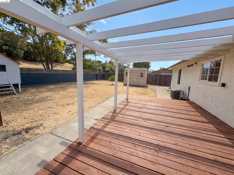 Exterior - 112 Aster Ct, Hercules, CA 94547 photo 3 of 6