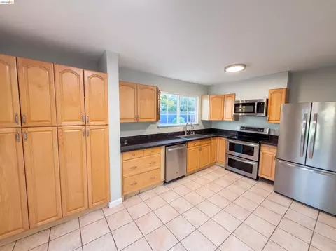 Kitchen - 112 Aster Ct, Hercules, CA 94547 photo 1 of 2