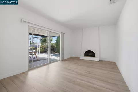 Living - 824 Coral Dr, Rodeo, CA 94572 photo 4 of 5