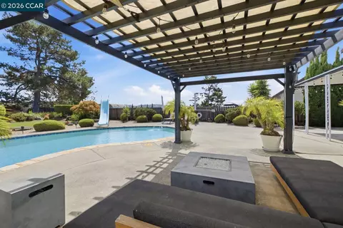 Exterior - 824 Coral Dr, Rodeo, CA 94572 photo 6 of 16