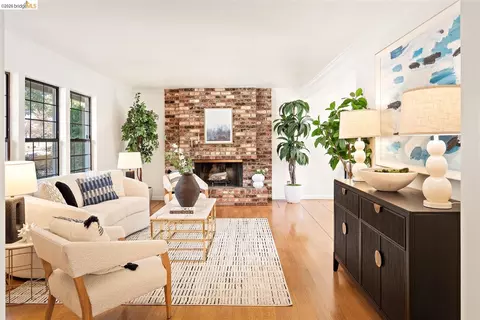 Living - 1235 Larch Ave, Moraga, CA 94556 photo 2 of 6