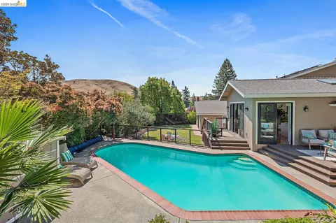 Exterior - 1235 Larch Ave, Moraga, CA 94556 photo 5 of 10