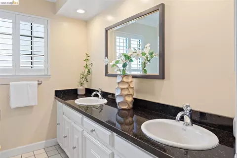 Bath - 1235 Larch Ave, Moraga, CA 94556 photo 5 of 5