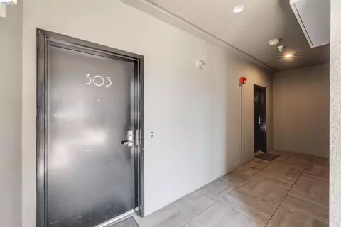 Entry Way - 2628 Telegraph Ave #303, Berkeley, CA 94704 photo 1 of 1