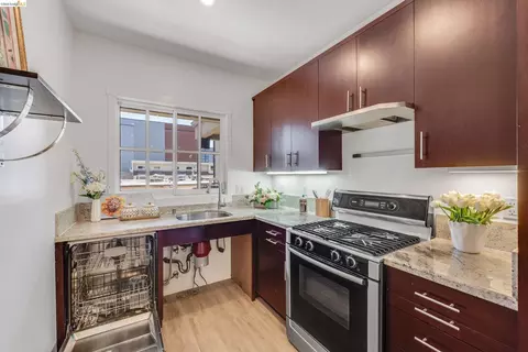Kitchen - 2628 Telegraph Ave #303, Berkeley, CA 94704 photo 2 of 3