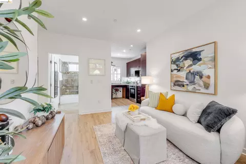 Living - 2628 Telegraph Ave #303, Berkeley, CA 94704 photo 2 of 2