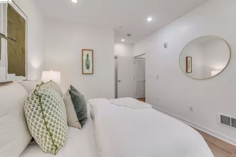 Bedroom - 2628 Telegraph Ave #303, Berkeley, CA 94704 photo 4 of 4