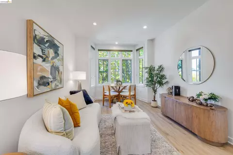 2628 Telegraph Ave #303, Berkeley, CA 94704