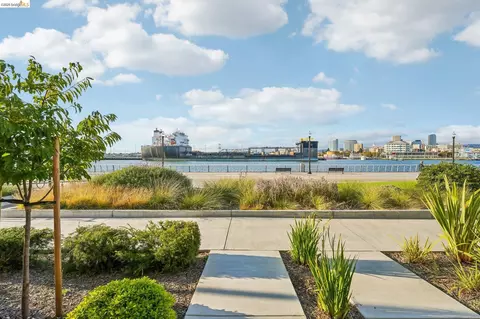 View/Area - 453 Sentinel Dr, Alameda, CA 94501 photo 2 of 15