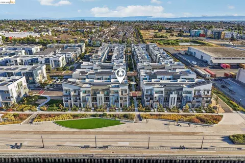 View/Area - 453 Sentinel Dr, Alameda, CA 94501 photo 13 of 15