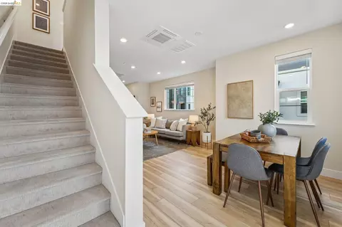 Entry Way - 453 Sentinel Dr, Alameda, CA 94501 photo 2 of 2
