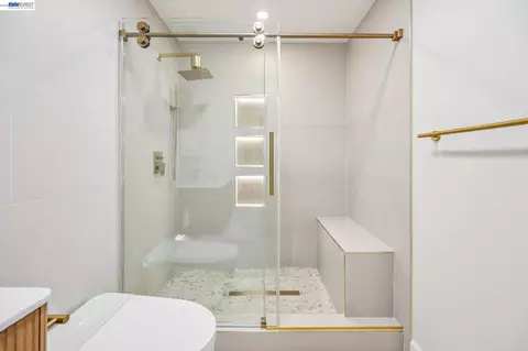 Bath - 1764 3rd Ave, Walnut Creek, CA 94597 photo 6 of 7