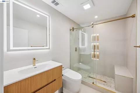 Bath - 1764 3rd Ave, Walnut Creek, CA 94597 photo 5 of 7