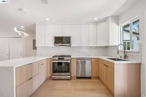 Kitchen - 1764 3rd Ave, Walnut Creek, CA 94597 photo 3 of 8