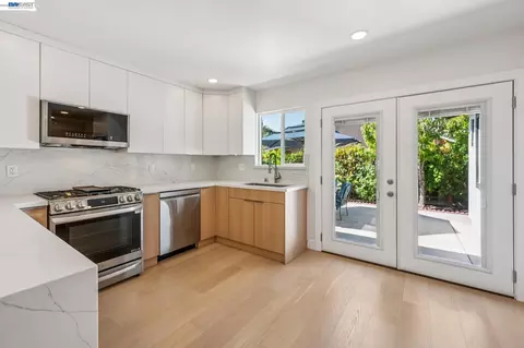 Kitchen - 1764 3rd Ave, Walnut Creek, CA 94597 photo 2 of 8