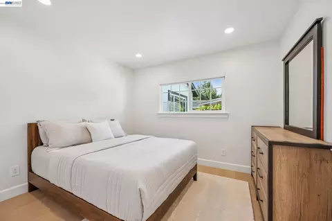 Bedroom - 1764 3rd Ave, Walnut Creek, CA 94597 photo 4 of 10