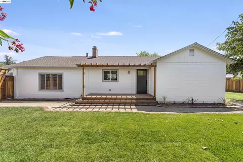 2824 Cowell Rd, Concord, CA 94518