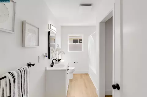 Bath - 321 Escobar St, Martinez, CA 94553 photo 1 of 3