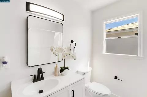 Bath - 321 Escobar St, Martinez, CA 94553 photo 2 of 3