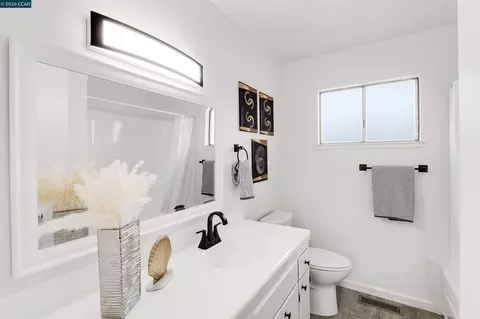 Bath - 321 Escobar St, Martinez, CA 94553 photo 3 of 3