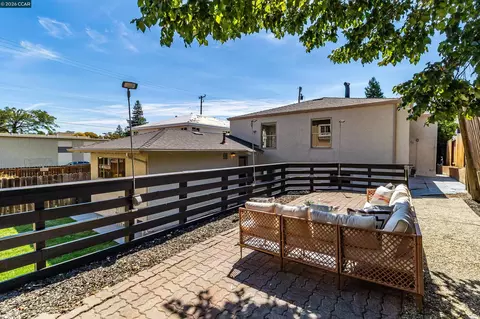 Exterior - 321 Escobar St, Martinez, CA 94553 photo 4 of 11