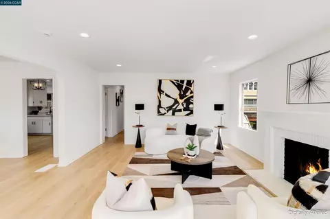 Living - 321 Escobar St, Martinez, CA 94553 photo 2 of 3