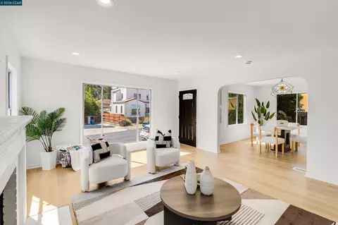 Living - 321 Escobar St, Martinez, CA 94553 photo 3 of 3