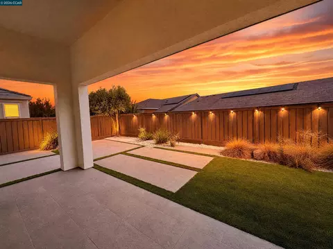 Exterior - 2703 Brewer St, Tracy, CA 95377 photo 2 of 3