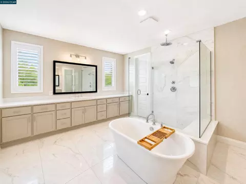 Bath - 2703 Brewer St, Tracy, CA 95377 photo 3 of 3