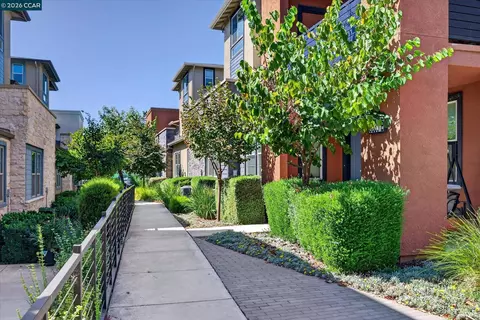 Exterior - 5830 Midnight Pl #D, Dublin, CA 94568 photo 4 of 11