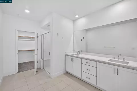 Bath - 5830 Midnight Pl #D, Dublin, CA 94568 photo 3 of 7