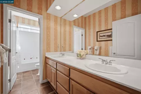 Bath - 2509 Marshfield Rd, Vallejo, CA 94591 photo 1 of 8