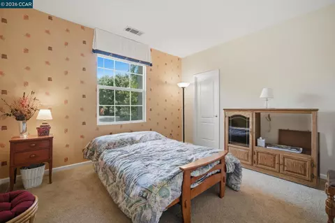 Bedroom - 2509 Marshfield Rd, Vallejo, CA 94591 photo 1 of 5