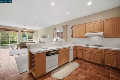 Kitchen - 2509 Marshfield Rd, Vallejo, CA 94591 photo 3 of 4