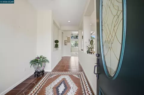 Entry Way - 2509 Marshfield Rd, Vallejo, CA 94591 photo 1 of 7