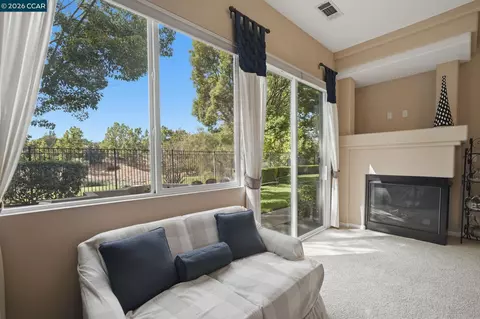 Living - 2509 Marshfield Rd, Vallejo, CA 94591 photo 1 of 10