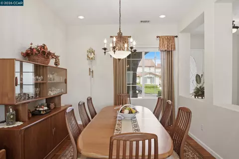 Dining - 2509 Marshfield Rd, Vallejo, CA 94591 photo 1 of 3