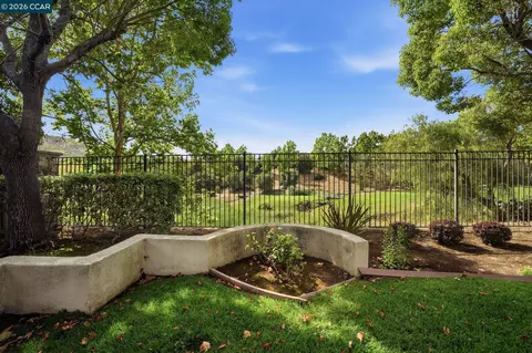 Exterior - 2509 Marshfield Rd, Vallejo, CA 94591 photo 7 of 9