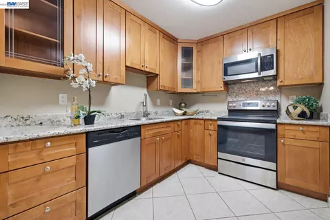 Kitchen - 47112 Warm Springs Blvd #313, Fremont, CA 94539 photo 1 of 5