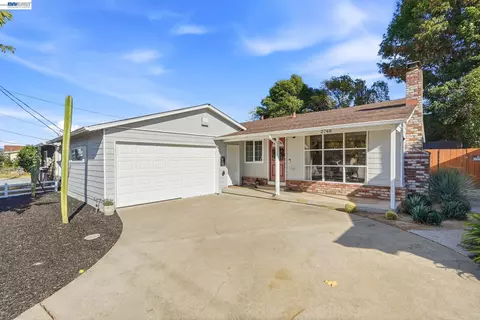 2748 Cryer St, Hayward, CA 94545