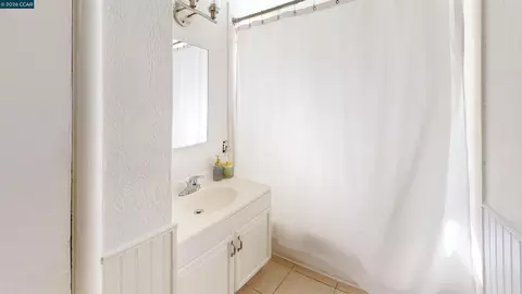Bath - 90 Linscheid, Pittsburg, CA 94565 photo 1 of 2