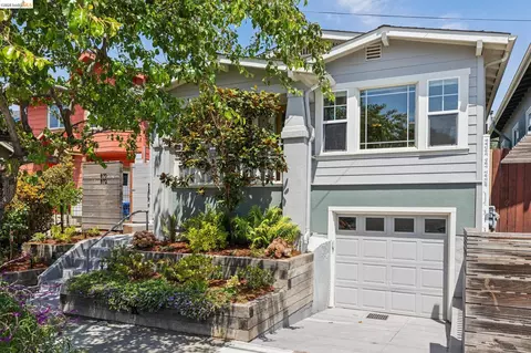 870 43rd St, Oakland, CA 94608