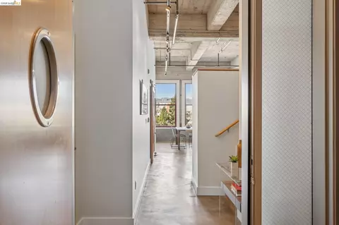 Entry Way - 201 4th St #406, Oakland, CA 94607 photo 2 of 4