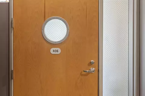 Entry Way - 201 4th St #406, Oakland, CA 94607 photo 3 of 4