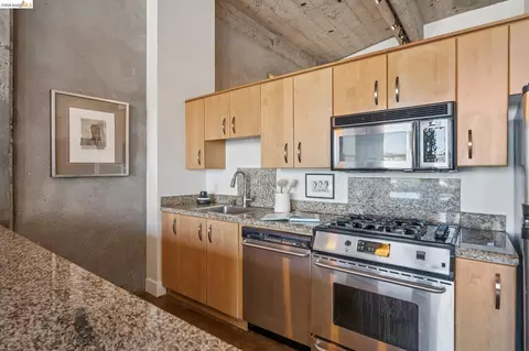 Kitchen - 201 4th St #406, Oakland, CA 94607 photo 2 of 5