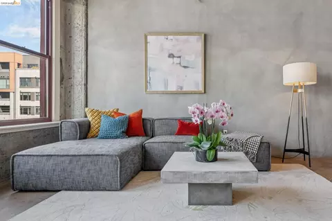 201 4th St #406, Oakland, CA 94607