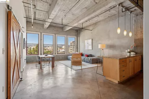 Living - 201 4th St #406, Oakland, CA 94607 photo 5 of 9