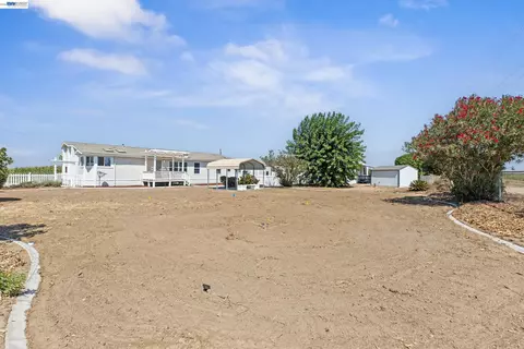 Exterior - 4437 W Grayson, Modesto, CA 95358 photo 4 of 6