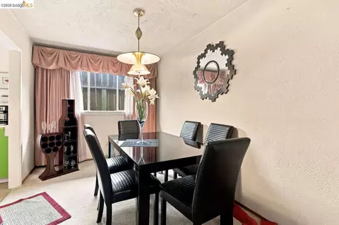 Dining - 207 Holly St, Vallejo, CA 94589 photo 1 of 2